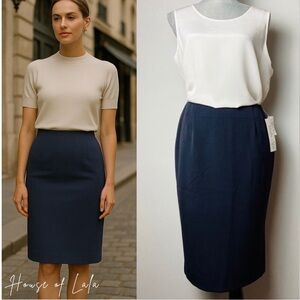 NWT  Navy blue classic pencil skirt. Quiet Luxury Business casual skirt size 6